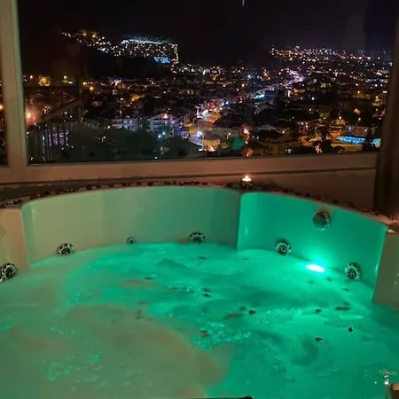 Appartement Luna House - Manzara, Jakuzi, 4 Yatak Odasi Fethiye