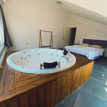 Luna House - Manzara, Jakuzi, 4 Yatak Odasi Appartement Fethiye